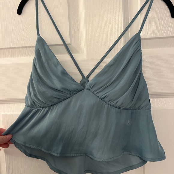 La Hearts Tops - Large PacSun satin blue flowy crop tank top. Perfect for going out.